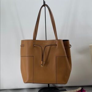 2.8.26 Tory Burch Block T Drawstring Bucket Tan Leather Shoulder Bag